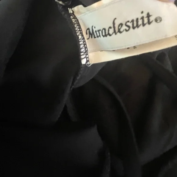 MIRACLESUIT ONE PIECE BLACK BATHING SUIT SIZE 10 - Picture 6 of 8